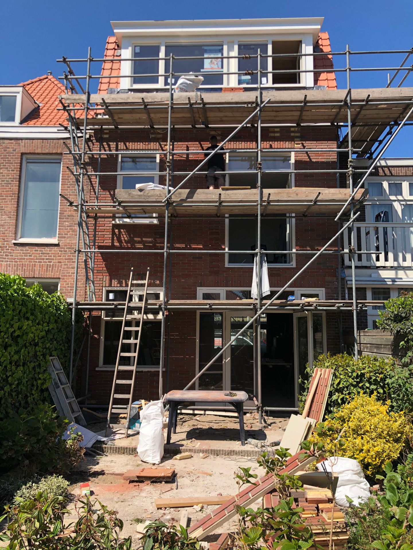 Volledige verbouwing met steiger